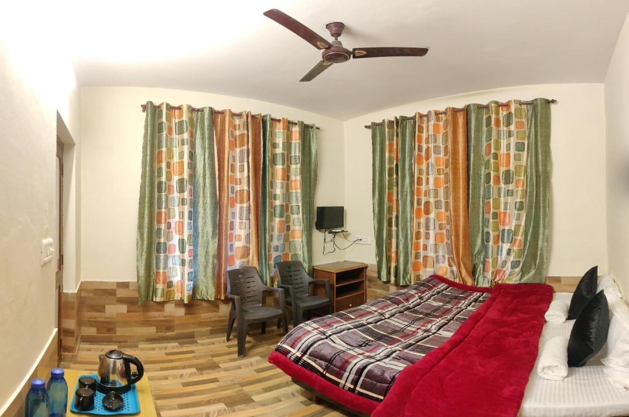 Хостел Moustache Mcleodganj Мак-Леод-Гейндж Экстерьер фото