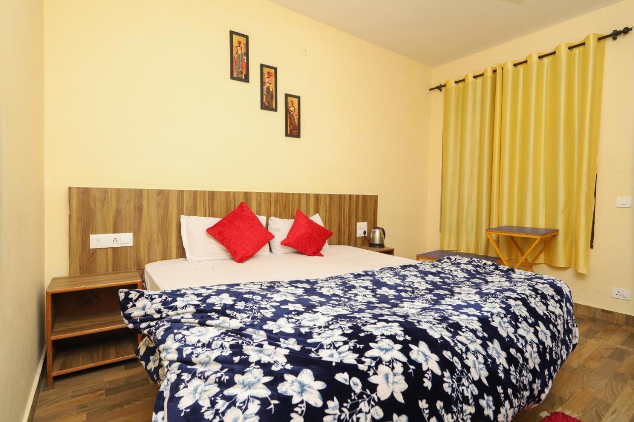 Хостел Moustache Mcleodganj Мак-Леод-Гейндж Экстерьер фото